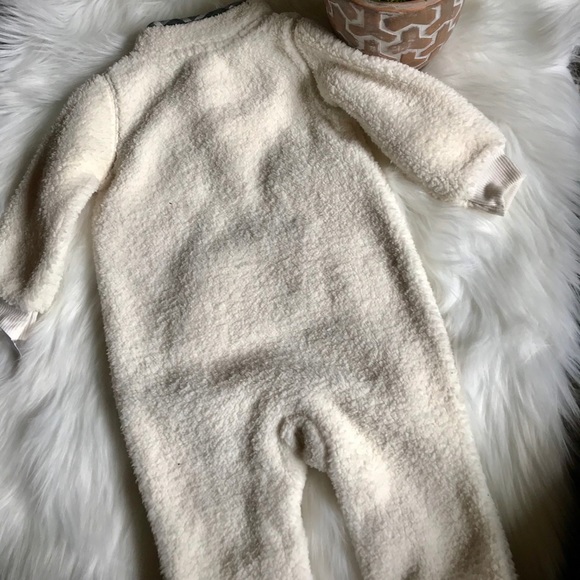 NWT Carters one piece bodysuit - Picture 4 of 5